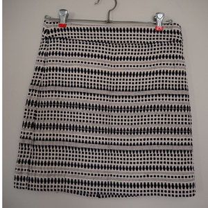 Ann Taylor LOFT Black Patterned Mini Skirt Size 4